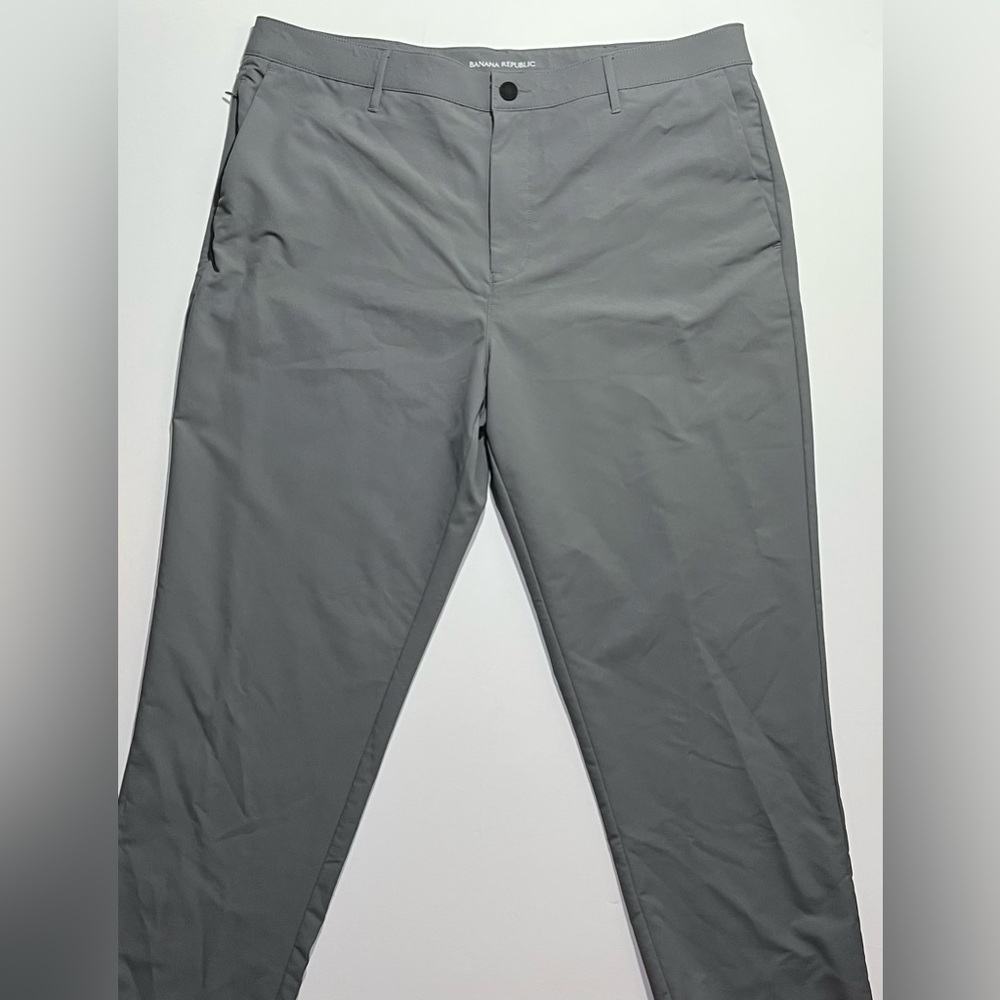 Men’s Banana Republic Performance Chino Straight Leg Pants, 38x32, Gray